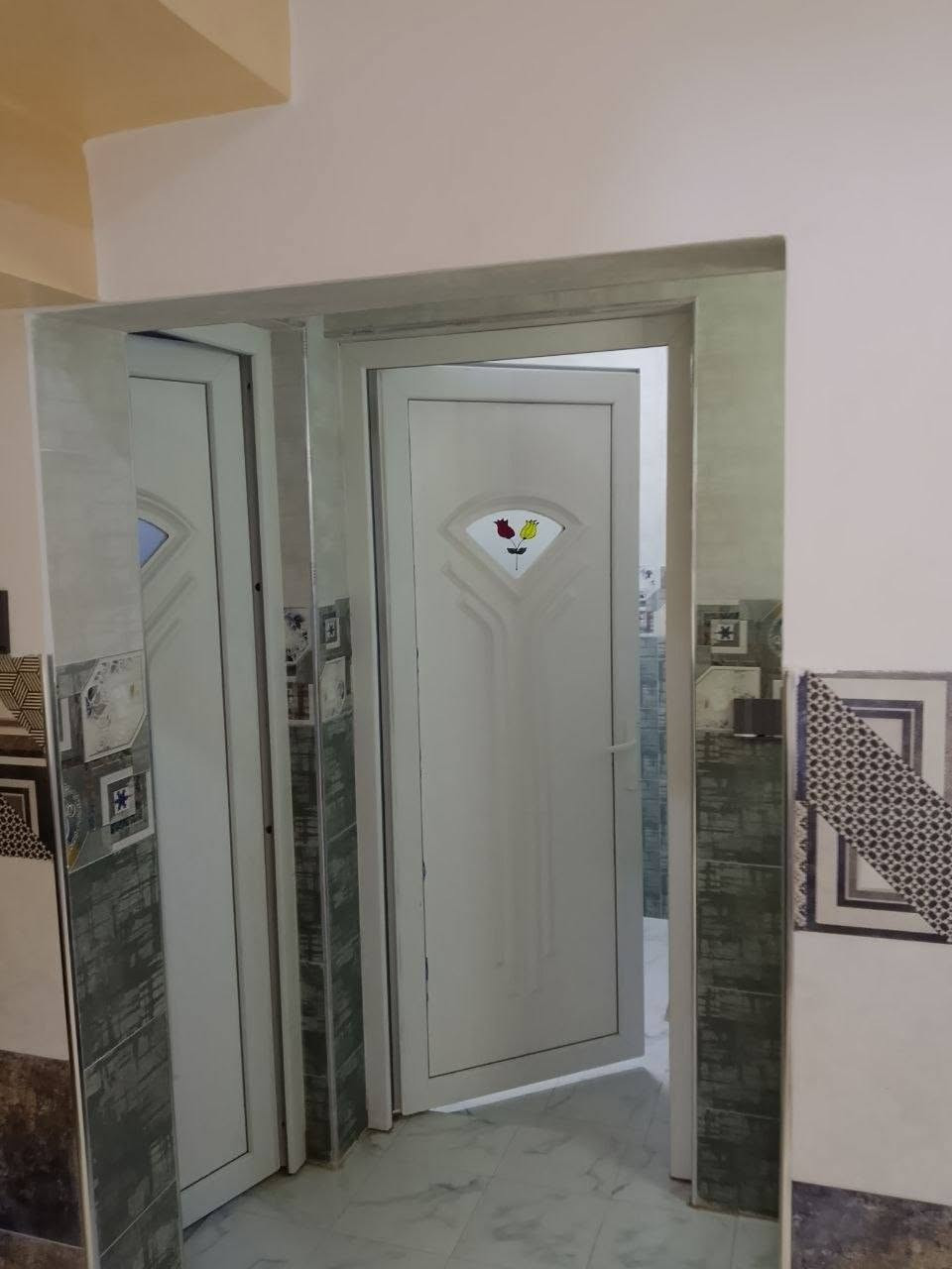 🏠 دار للبيع – حي المزارع | فرصة مميزة للسكن والاستثمار ✨

📍 الموقع: حي المزارع، مقابل مستشفى السلام،.🏥.       قرب مسجد الواحد، 🕌.  خلف ملعب المزارع النموذجية.🏟️

📐 المساحة: 150 م²
📏 الواجهة: 7.5 متر
🏗️ بناء حديث – فارغ وجاهز للسكن
🛣️ شارع تبليط
📜 سند طابو الزهور – ملك صرف

🏠 تفاصيل الدار:
🔹 طابقين كاملين
🛏️ 4 غرف نوم

الطابق الأرضي:
• غرفتا نوم
• هول استقبال
• صحيات
• كراج 🚗

الطابق الثاني:
• غرفتا نوم
• هول
• صحيات

📞 للاستفسار والتواصل:
***********📱
***********📱
***********📱

🏢 السماك لتجارة العقارات
بيع • شراء • تأجير • إدارة أملاك

📌 عنوان المكتب:
حي الصديق، بعد مرطبات البحرين، سائدين الصديق الرئيسية، مقابل مدرسة العقول المبدعة الأهلية.👉@
