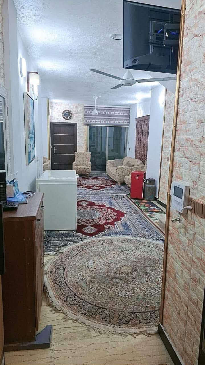 مجمع السلام السكني 
مساحة ٢٠٠ متر 
4غرف نوم واحده من ضمنه سويت 
استقبال4×7
صاله 4×12
مطبخ حار وبارد 
غرفة غسيل 
4 مجاميع صحيه 
كراج لسيارتين 

اضافات 
فوول اضافات الإضافات كلفة 75 مليون
البيت كافل نفسه
للاستفسار 
***********
