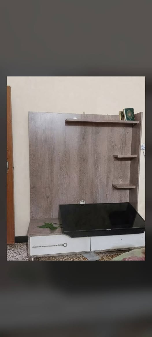 غرفة تركية للبيع سعرها 350 وبيها مجال تواصل عبر الواتساب فقط 7741004282
