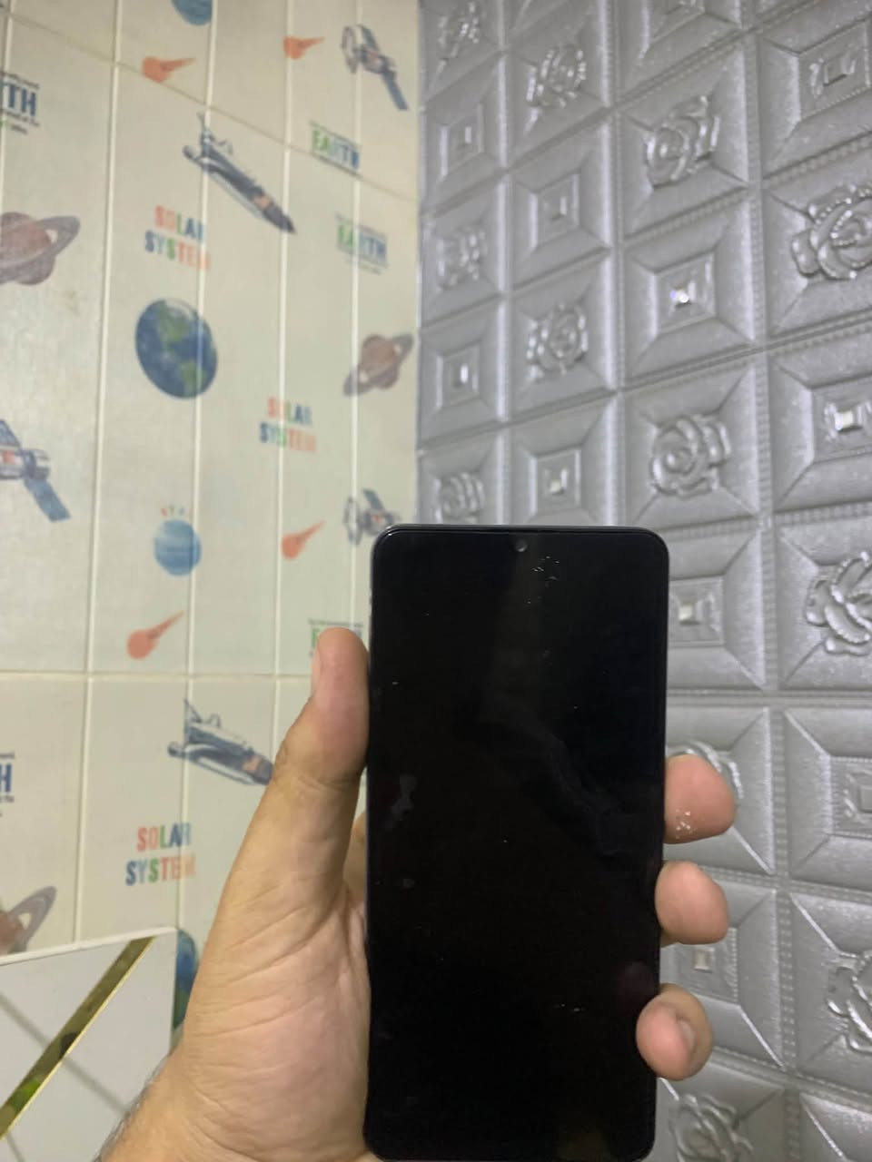 A32
ذاكرة 128
لون ابيضّ 
جهاز ما مفتوح ونضيف كلش 
فقط مبدل بيت شريحه بغير لون 
سعره 100 قفل قفل قفل 
99 ميرهم 
***********
مكاني بصرة 
يوجد توصيل كافه محافظات
