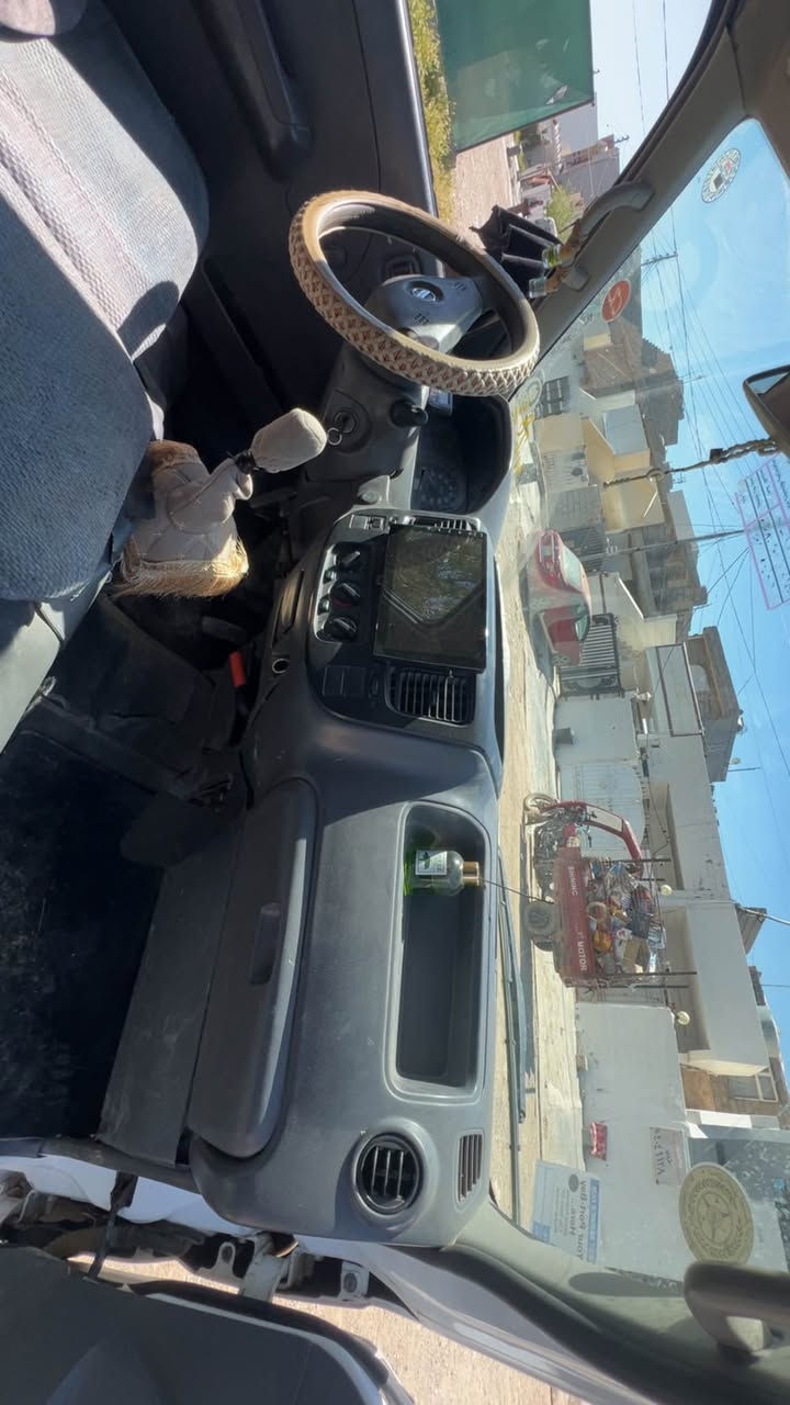 نیسان ٢٠٠٧ غاز تورکی گێر و مەکینە و ئەکسلل بەشەرت سەنوی تا 2029پیش و پشتی کەپس پەڵە پەلەی پیوەیە دەرگای سکە تۆماتیک سحر١٣٥ ژمارە موبایل *********** أربيل, العراق

نص مكتوب في الصور:
- بلى ماشاالله