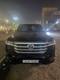لاندكروزر VXR • توين تيربو • داخلية جلد أحمر