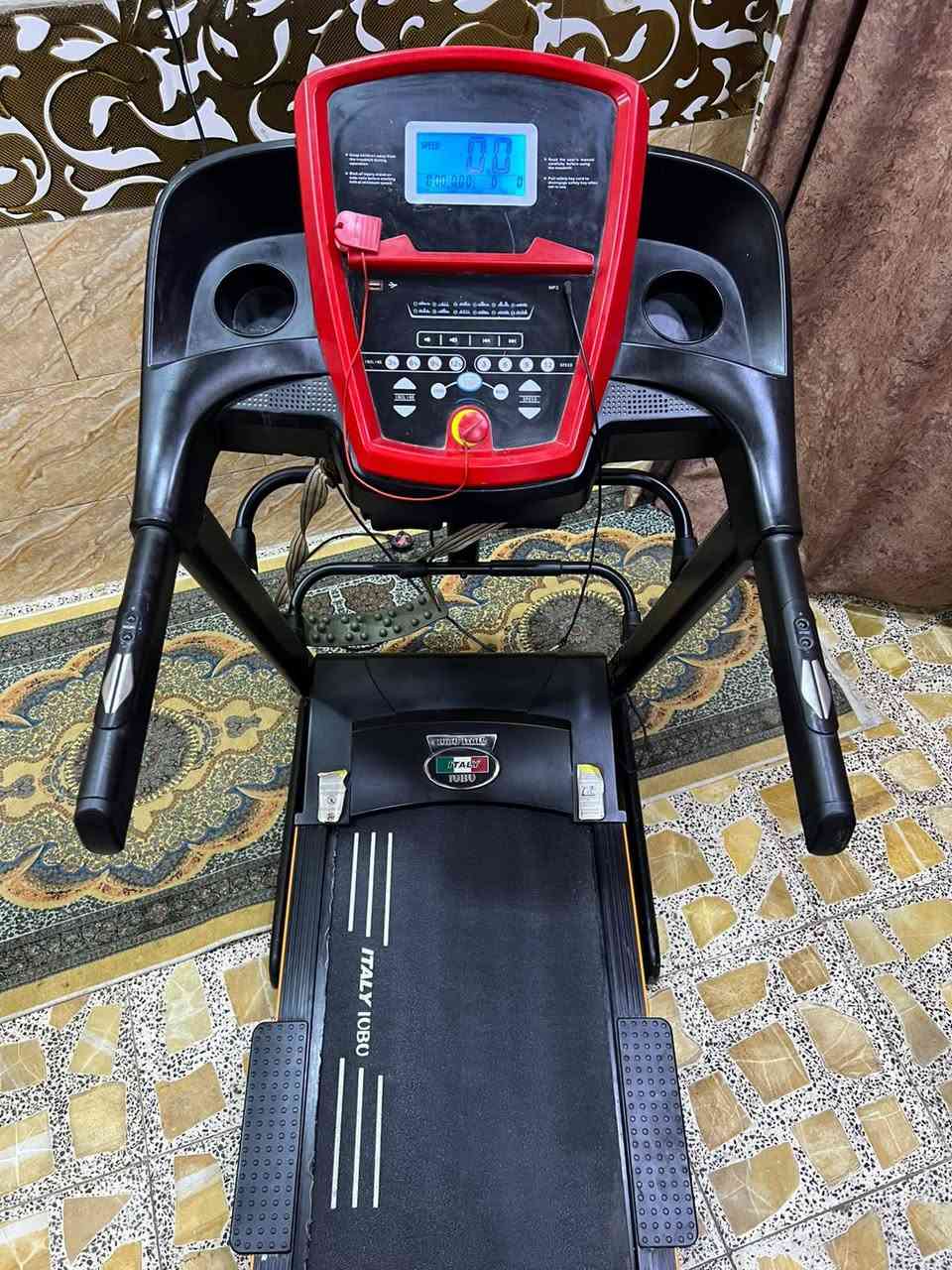 جهاز جري ايطالي جبلي دبل ماطور  سرعه عاليه16.0 يحمل130 كيلو يحتوي على رجاج تكسير شحوم وشناو بطن وشاشه تعد وقت سعرات حراريه قياس نبضات القلب مسافه مقطوعه كذلك اواكس بلوتوث شاحن موبايل ومفتاح امان للطوارئ جهاز يطبك نظام هايدوليكي سعره 280 الف بغداد يوجد توصيل محافظات ***********
