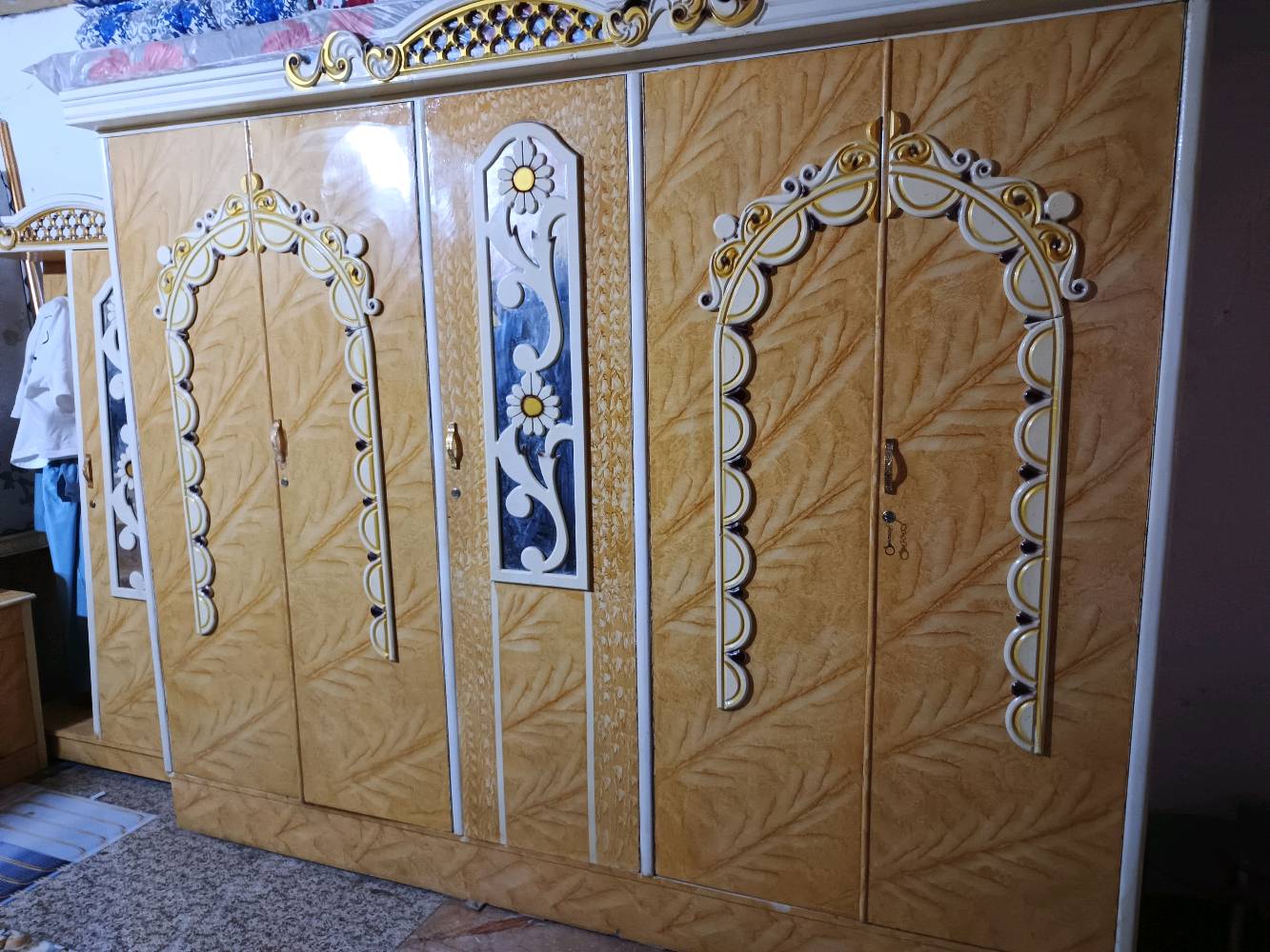غرفة اخشاب كامله خشب صاج الاصلي
السعر 850 وبيها مجال
العنوان البصره/القبله حي المهندسين
