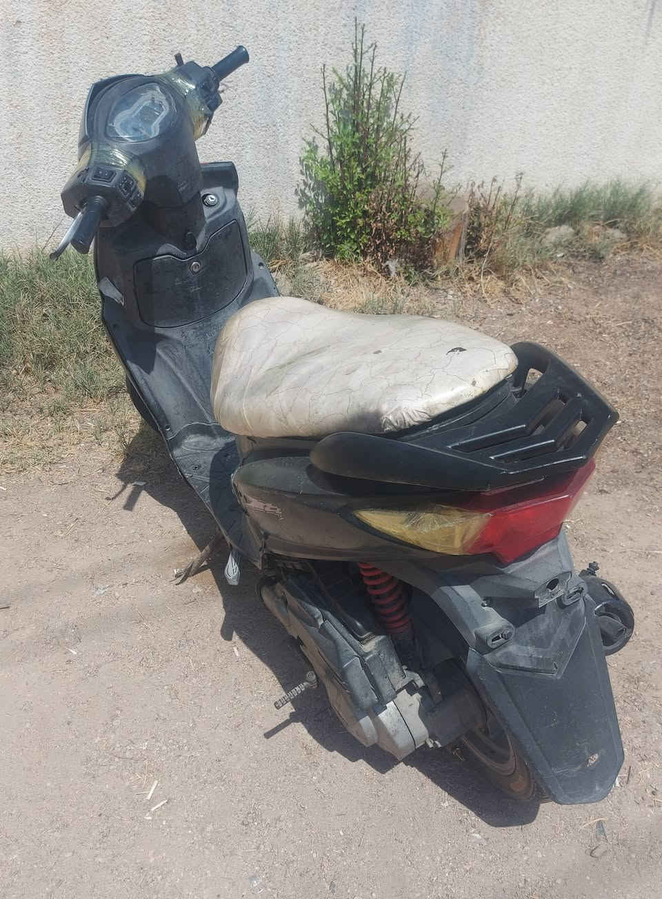 للبيع دراجه سايم جبلي محرك 150 شغال  السعر 225 للتواصل رقم ***********

