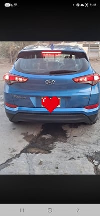 للبيع سيارة توسان جديدة جدا ماشيه ٥٦ حادث اقل من شبر ب بنيد والباقي مك...