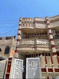 بيت للبيع مساحه 80متر واجهه 4نزال20 بناء 2017مدخلين استقبال ومطبخ وغرف...