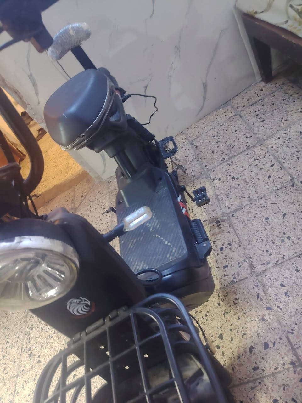 سلام عليكم دراجه شحن حجم 14 جديد نظيفه شاحنه جديده كامله وا مكمله سعره 250 قفل عنواني بغداد جميله شارع خير الله رقم ***********
