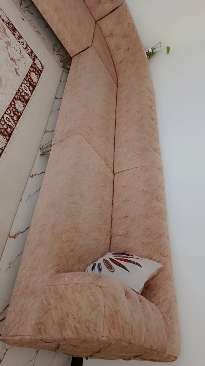 كنب • ٦م • نظيف ١٠٠٪