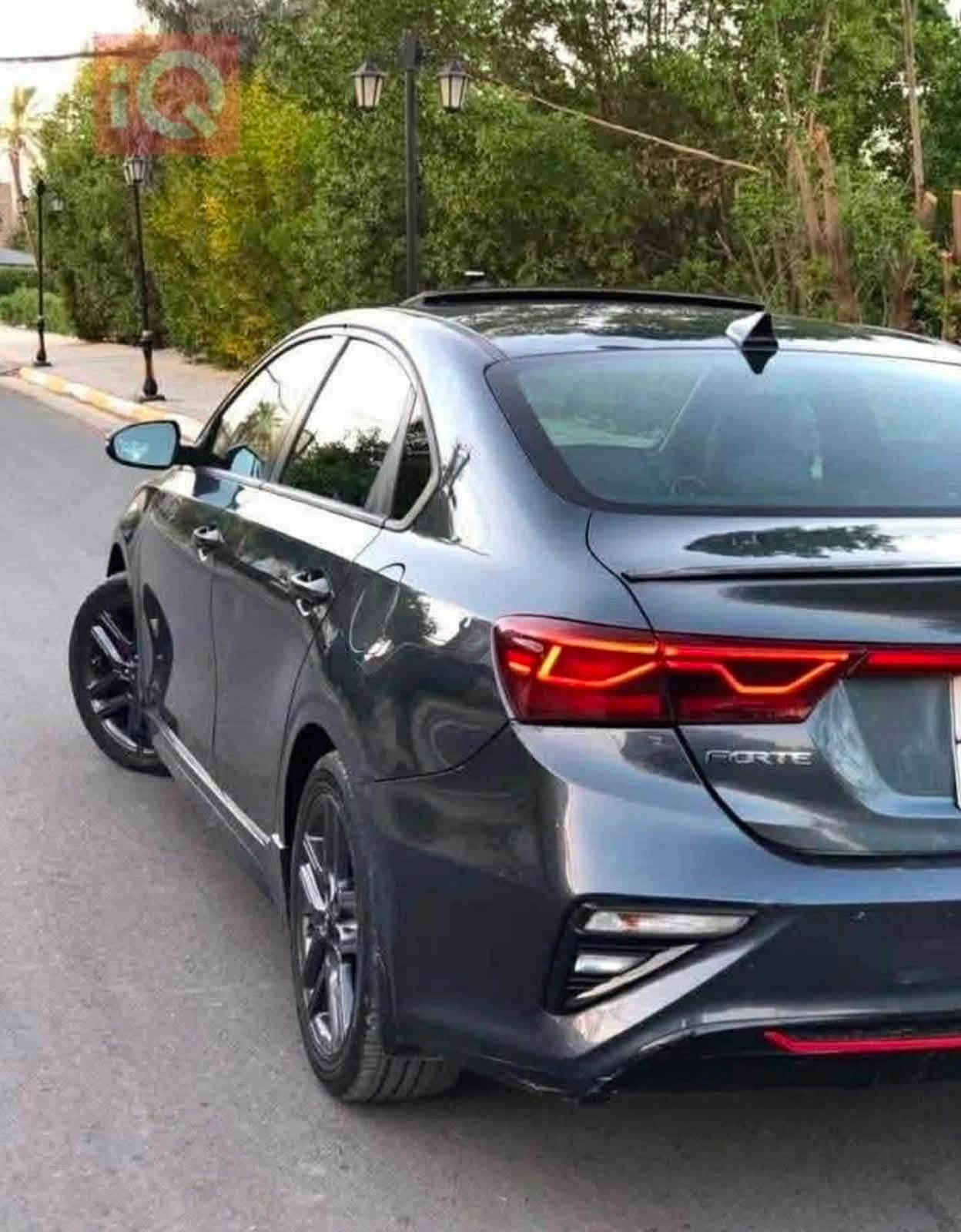 فورتي وارد أمريكي
2020 
فول مواصفات عده الكشن 
مكينه 2000دوش
كير AT
بيه جاملغ مال سايق فقط وجاملغ بصف السايق بس تكحيل بسط 
سياره تخبل احلا من صور 
سعر ١٤٥ بيه مجال بسط حك الجيه 
الرقم ***********
