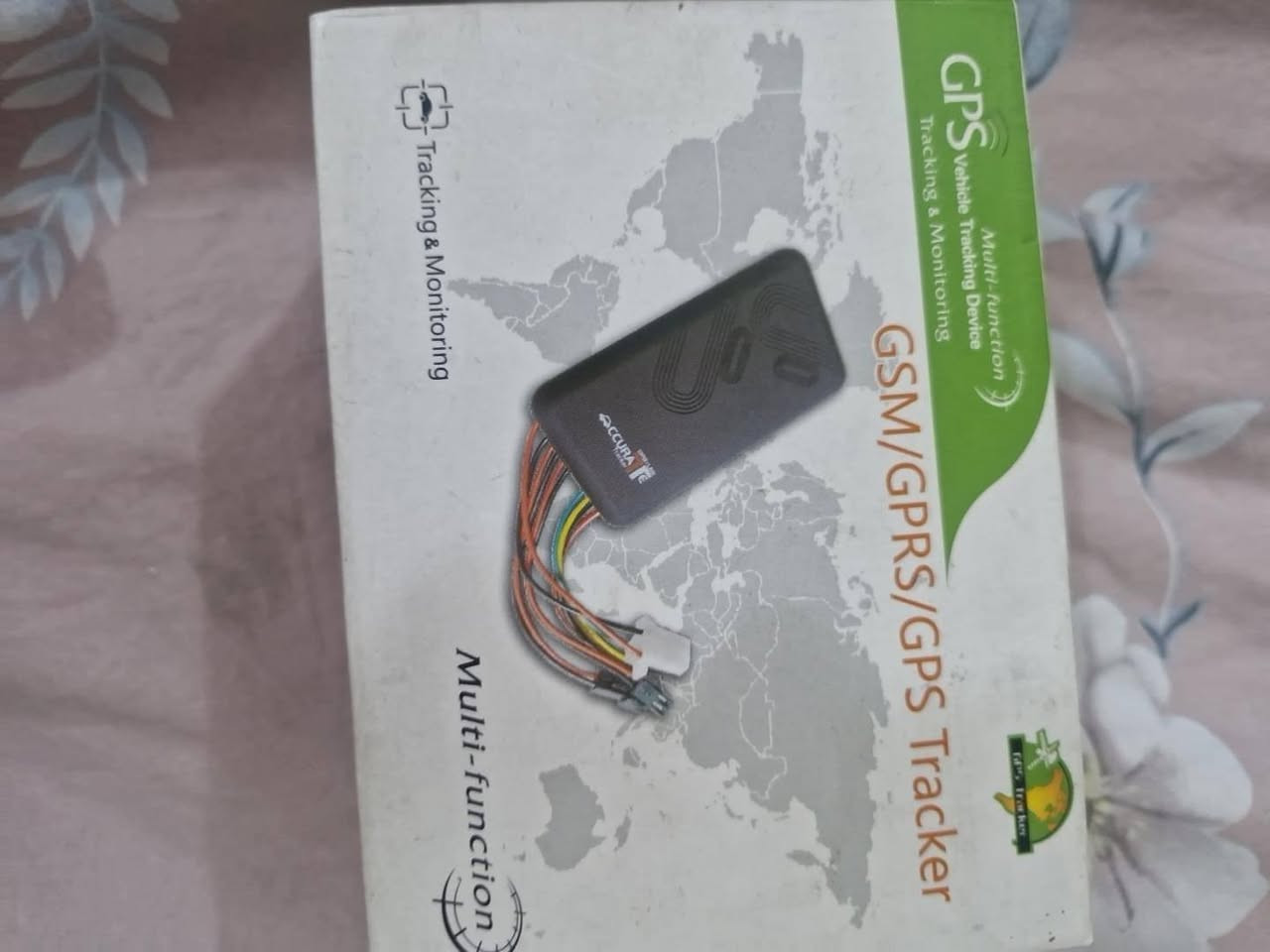 للبيع جهاز تتبع سيارة GPS Vehicle Tracker
🔹 تتبع موقع السيارة عبر GPS.
🔹 يعمل بشريحة GSM/GPRS.
🔹 متابعة السيارة وموقعها عن بُعد.
🔹 مناسب للسيارات والمركبات.
🔹 يدعم وظائف التتبع والمراقبة.
🔹 جهاز صغير وسهل التركيب.
🔹 يأتي مع أسلاك التوصيل.
📦 الجهاز مع العلبة والأسلاك — حسب الصور.
للبيع ((( ٤٥ ))) الف وبيه مجال بسيط
العنوان : بغداد 
للتواصل ع الرقم *********** وبيه واتساب
