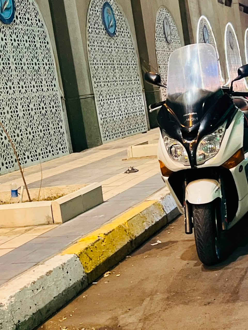 سلام عليكم سلفر جيتي مكينه 600 دراجه كفاله عامه قطرت صبغ مابيهة وكفر 80 / 100 ترايك بصره سعر 14 ورقه وتصل وتدلل *********** مكاني بغداد عبيدي
