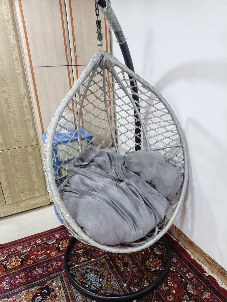 كنبة منزلية • جديدة • قليلة الاستخدام