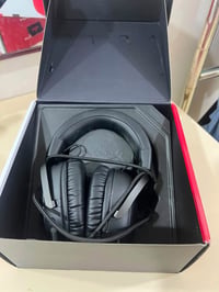 🔥 للبيع ملحقات قيمنگ بحالة كلش نظيفة 🔥 🎧 HyperX Cloud III سماعة أصلية ...
