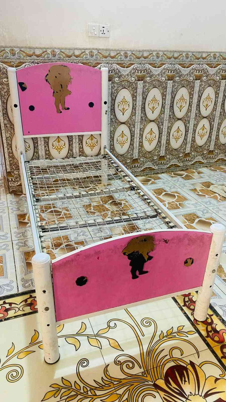 غراض منزليه للبيع كلمن وسعره لتواصل ع خاص او علق ويجيك السعر وخادم 

#المايشتري لايتعبني رحمه الله والديه

نص مكتوب في الصور:
- TECNO SPARK