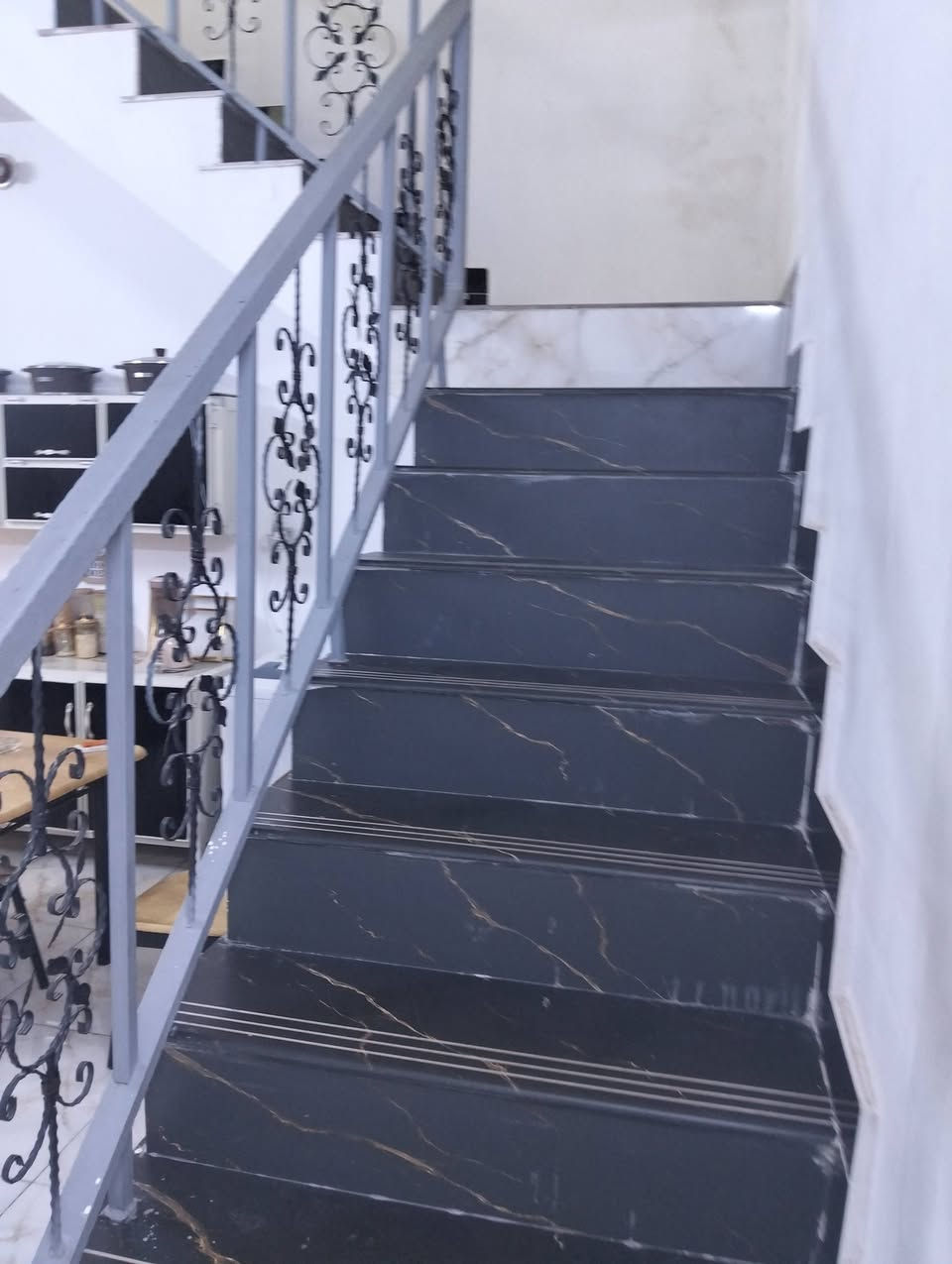 🏡 بيت للبيع – فرصة لا تعوض 🏡

بيت طابوك حديث البناء (2024)، جاهز للسكن مباشرة، موقع هادئ وممتاز وقريب من جميع الخدمات.

📍 الموقع: بغداد – حي البساتين / حي السلام – شارع أبو فلاح – قرب مولدة ياسر.

🔹 المساحة: 100 م²
🔹 طابق واحد
🔹 بناء شخصي بمواد ممتازة وليس بناء مقاول.
🔹 ارتفاع السقف 3.20 متر.
🔹 البيت مرتفع عن مستوى الشارع.
🔹 شارع سكني هادئ وجيران طيبين.
🔹 قريب من الأسواق، المدارس، والمواصلات.

البيت نظيف وجاهز للسكن،

📞 للاستفسار والمعاينة يرجى التواصل على الخاص أو الاتصال ***********
