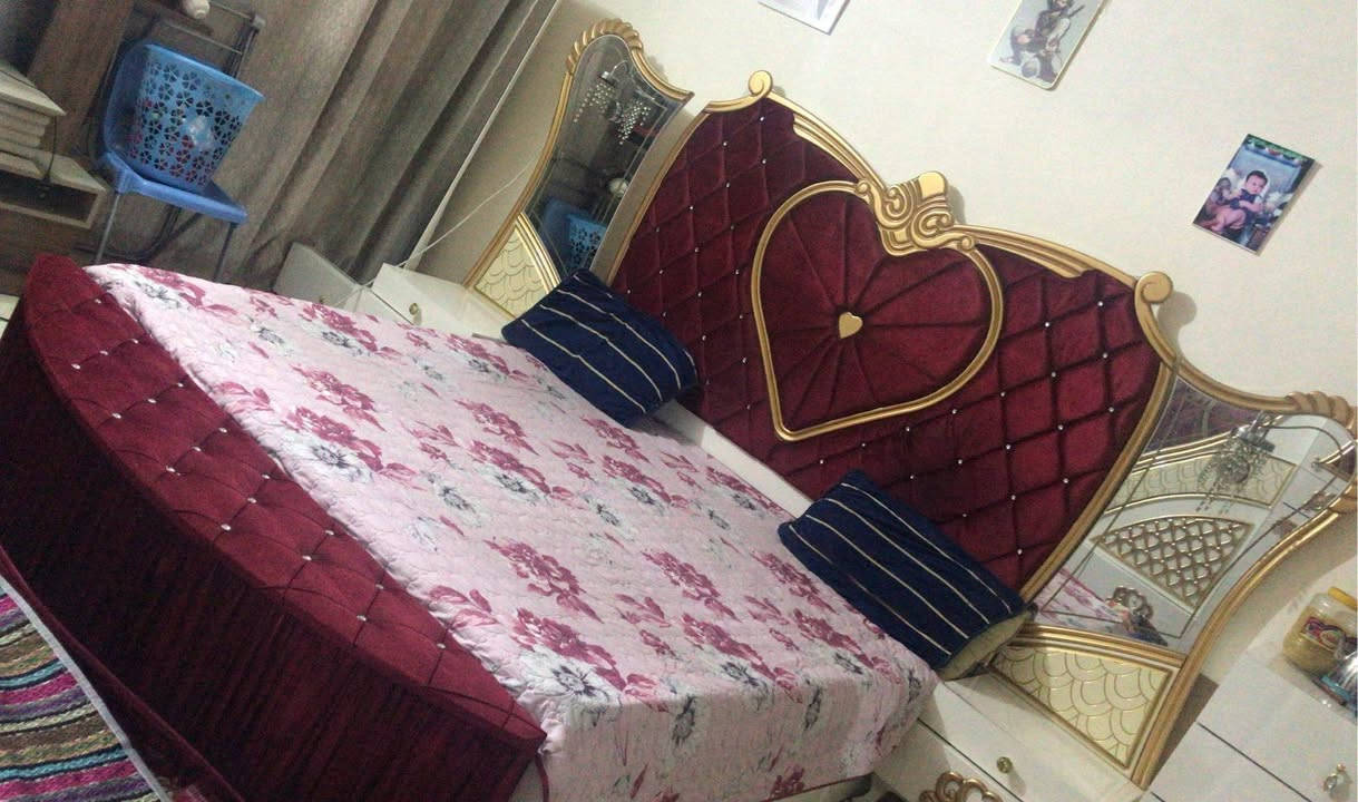 غرفه تركي 10 قطع نضيفه اي ضرر مابيه السعر ٧٠٠ بيه مجال الشراي يتصل المكان بغداد العبيدي ***********
