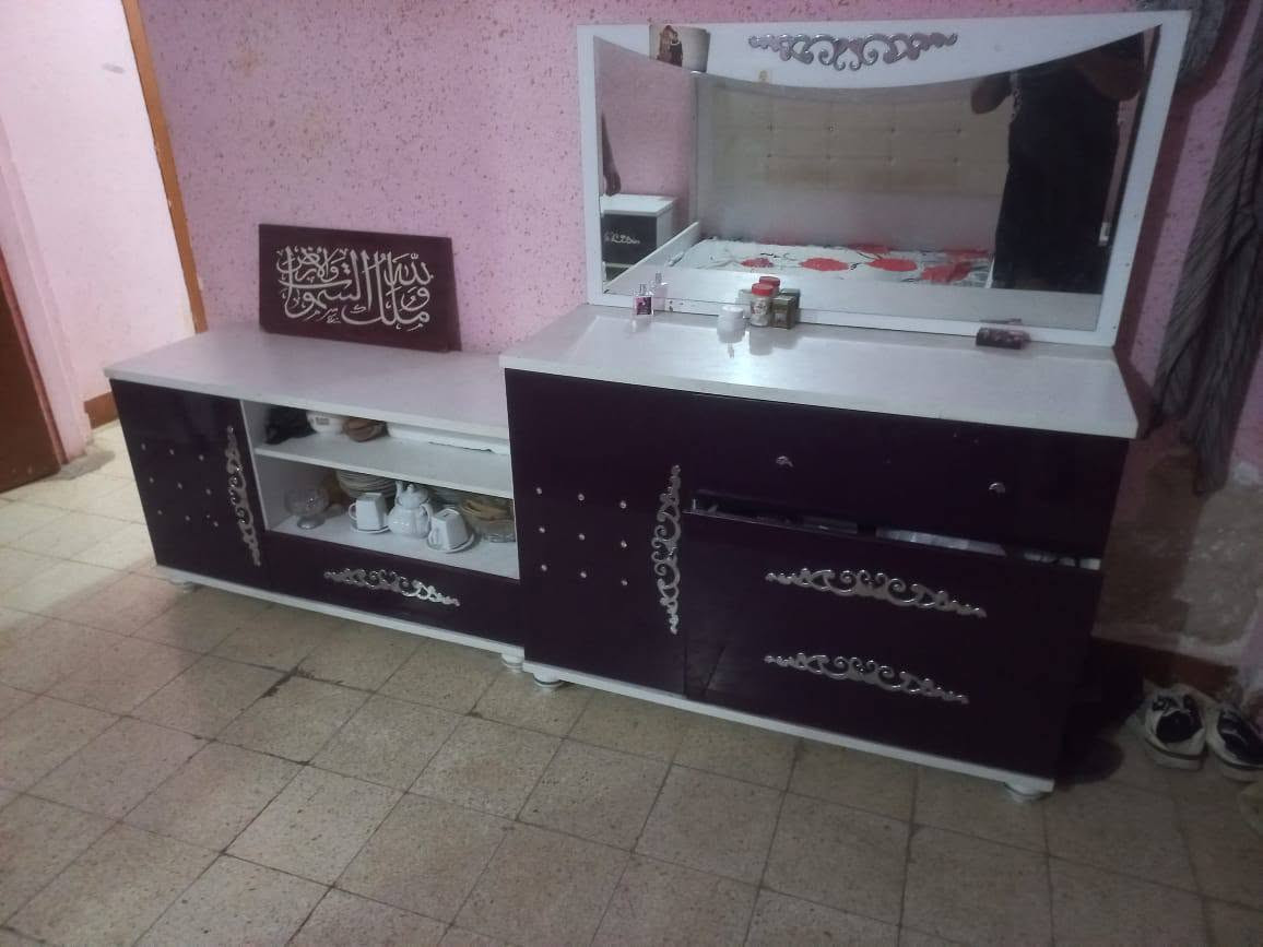 السلام عليكم اخوتي غرفة نوم نضيفه حليل تركيه رايده ٣٥٠ بيه مجال ***********
