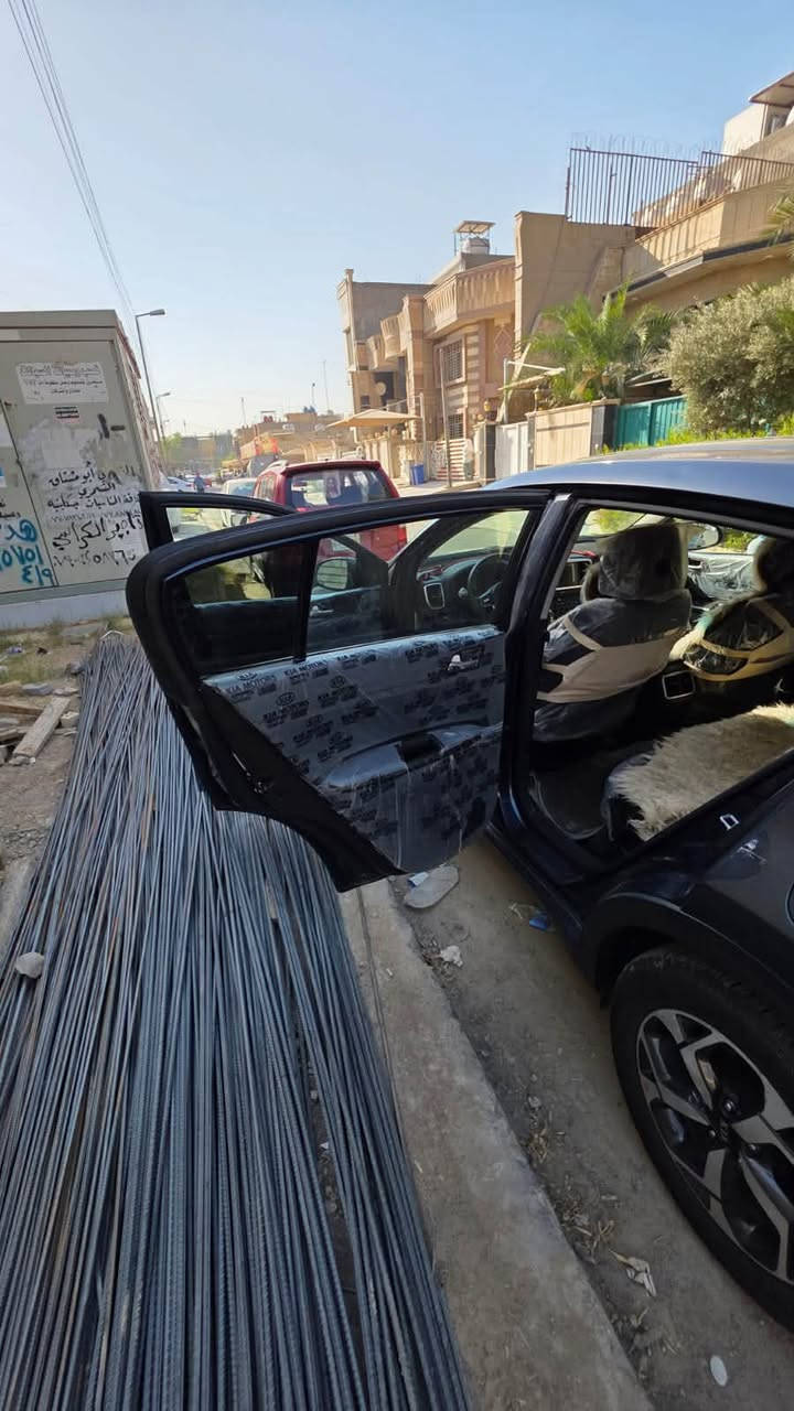 السلام عليكم 

سيارة سبورتج موديل ٢٢  رقم اربيل وارد امريكي محرك 2400 GDI حادث جاملغ خلفي 
سيارة حلو ومرتبة  
الممشة 67 الف 
مواصفات نص فول 
سويج 
تحكم ستيرن 
مثبت سرعة 
تبريد قطعتين 
رادار مانع تصادم 
وغيرهن المعروفات نص فول 
تخم تاير جديد 
حدادية جديدة مال شركة 
بيهة شخوط بسيطة موضحة بالصور  سونارهة مرفق بالصور 
محرك وكير كفالة 
السعر 160 وبيه مجال قليل 
تواصل /*********** واتساب
