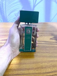 فخم ونقي وجميل انتيمو كاريزما من رامون بيجار   واحد من العطور الجميلة ...