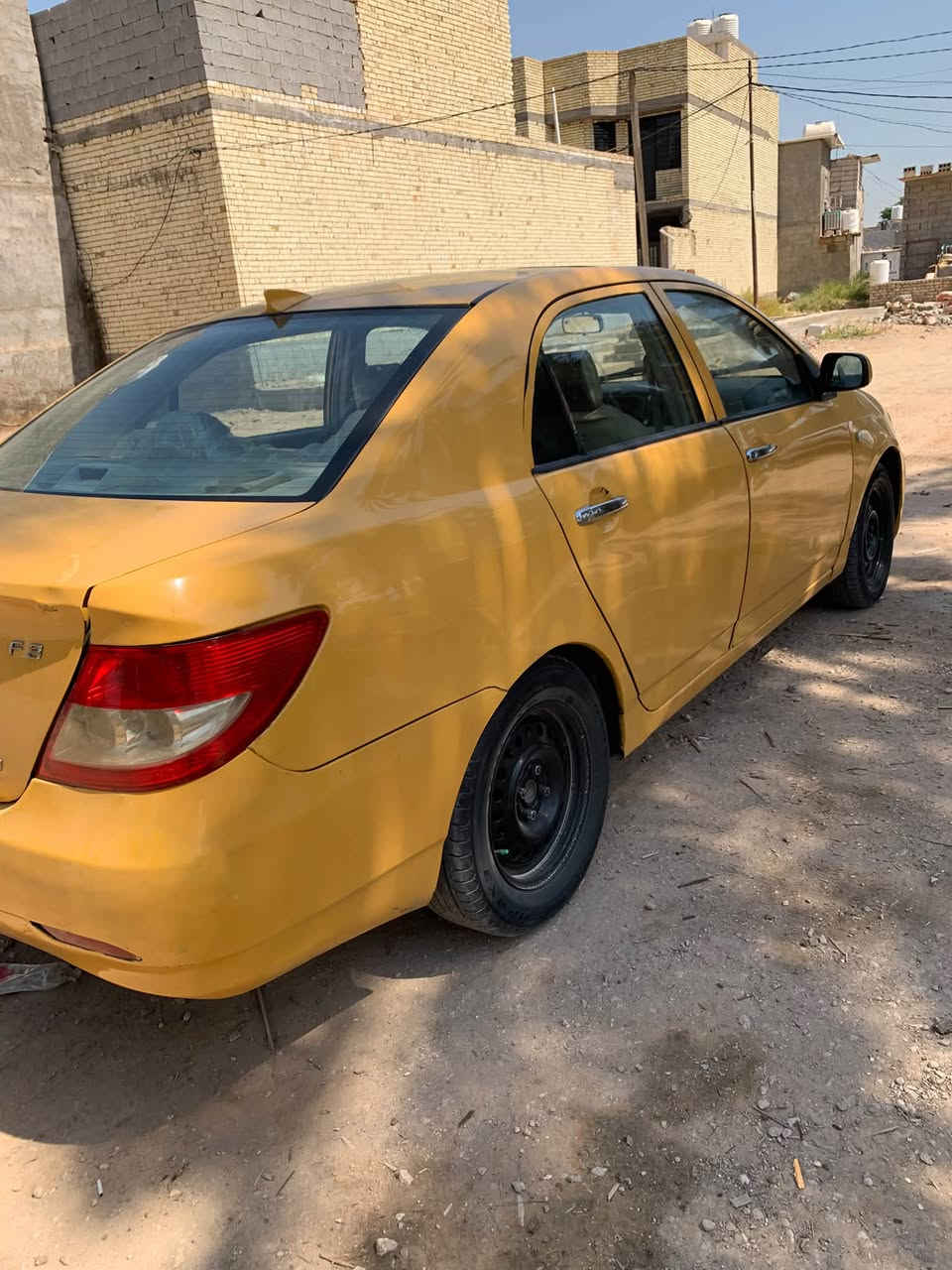للبيع بي وادي اف ٣ سياره كفاله عامه من ضربه مصفره موديل ١١  سياره رقم جديد سنويه لل٣٠سياره جاهزه راعيه موجود مكينه كير خير من الله اربع تايرات جدد سعره ٣٦ وبيه مجال حك جيه مكاني كربلاء شراي يخابر ***********
