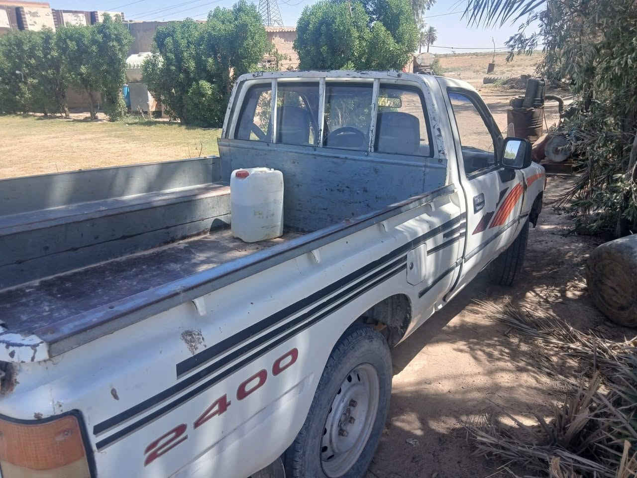 سلام عليكم للبيع بيكم تيوتا موديل ٩٦ باسمي رقم دولي صلاح الدين سيارة مكفولة مكاني بغداد بسماية  سعر ٦٠ وبيهة مجال هذا رقمي ***********
