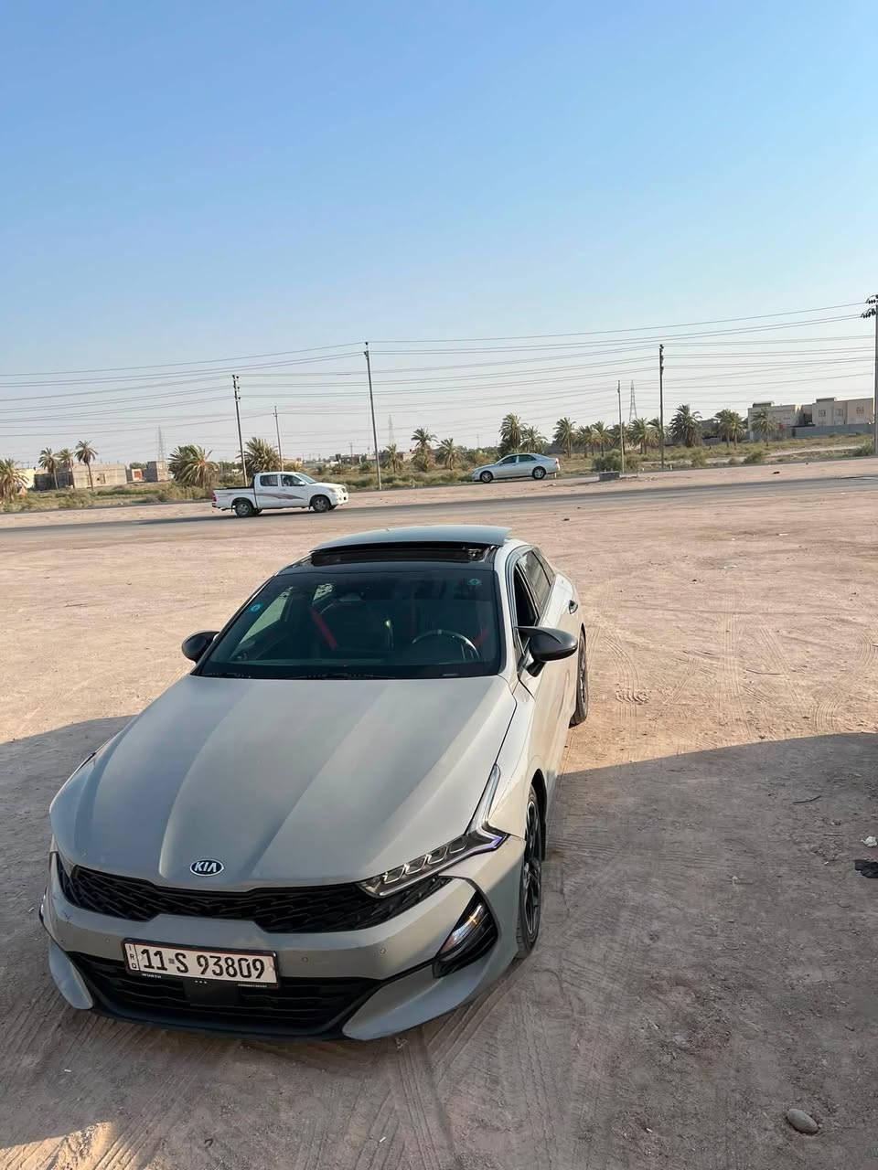 🚘 كيا K5 GT-Line 2021
السياره بسمي 
اللون: سمنتي مميز
الفئة: GT-Line فول مواصفات
المحرك: 1600 CC تيربو
الحادث: بنيد واكو بارد. بقبق الجنطه كد ثلاث اصابع وبدايه يم علامه الكيا  المدكر كد صبعين ..
السونار: موجود وحديث وجديد
الدواخل: جديدة ونظيفة جداً
الكشنات: جلد أسود مع تدفئة

المواصفات:
بانوراما
بصمة تشغيل وتشغيل عن بعد
شحن هاتف لاسلكي
قيادة ذاتية على الخطوط السريعة
هاند بريك بصمة
مثبت سرعة
ABS ومانع انزلاق
حساس ضغط الإطارات
بك لايت LED
شاشة مع خرائط ملاحة
كاميرا دوارة
رادارات جانبية ومراقبة النقطة العمياء
رادار الخطوط البيضاء
إشارات بالمرايا
كرسي السائق كهربائي
لايتات 3 عدسات
أوضاع قيادة Eco / Sport / Smart / Normal
بلوتوث + USB + AUX
تحكم ستيرن كامل
كير أوتو + عادي
أوتو بريك
ستيرن LED D
زينون
توقف ذاتي عند الرجوع
صندوق بصمة

📍 المكان: البصرة
💰 السعر: 150$ / واذا اكو مراوس اكسنت. خليجي 16
رقم ***********
 واتساب ***********
