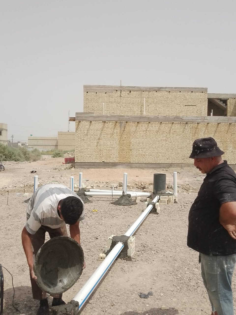 مقاولات عامه ⬇️⬇️
عروض تسليم 🔑🔑 مفتاح ( بالتقسيط والنقد والنسبه ) 
مواصفات البناء :  عملنا فقط بغداد 
🏡تاسيس شبكة مجاري 4 انج الامل الشريف المصري المسلح الاصلي ثلاث طبقات مع مراعاة الابعاد الهندسية
🏡تسليح رافت او الاساس الشريطي  بالحديد   (FF) عراقي او الفانستيل سليمانيه وحسب رقبت الزبون و بابعاد 60*40
🏡بناء الطابق الاول بالطابوق الجزيره عراقي او الاحمر ( حسب طلب)  ارتفاع50-3 م
🏡تاسيس شبكة كهرباء بوري النوعية اردني درجة اولى للسقوف والجدران بخارطة حديثة وشبكة سبورت لايت  حسب التصاميم الحديثة 
🏡تسليح السقف الاول بالحديد   ff او الفانستيل سليمانيه وحسب الاقطار 12ملم 16ملم  وصب السقف خلطة بالصب الجاهز .
🏡اطار فريم حديد للشبابيك جنل
🏡تجهيز وعمل شتايكر للسقف مع فلين 3سم ونايلون وبمواصفات درجة اولى
🏡اعمال لبخ للستائر والبيتونة والمناور 
🏡القيام بعمل البياض للجدران الداخلية درجة اولى
🏡 تغليف جدران الحمامات والمطابخ بالسيراميك حسب طلب الزبون .
🏡تاسيس شبكة ماء نوع تركي بي بي ار مسلح درجة اولى
🏡محجر السلالم المنيوم حسب رغبة صاحب الدار درجة اولى .
🏡تغليف الارضيات بورسلين ( ٦٠*٦٠)
🏡ابواب داخلية  او ابواب تركية  ( HDF) او حسب طلب الزبون.
🏡باب لمدخل المنيوم او حديد ثقيل .
🏡شبابيك المنيوم او (PVC) درجة اولى .
🏡صبغ الدار حسب اللون المختار من قبل صاحب الدارنوع *جوتن او برجر او ناشونال
🏡تجهيز وتركيب كهربائيات مع الانارة درجة اولى
🏡تجهيز وتركيب خزان ماء سعه 1000لتر مع سخان الطحان الاصلي 120لتر
🏡باب سياج خارجي حديد درجة اولى 
🏡تجهيز وتركيب مضخة ماء درجة اولى
🏡تجهيز وتركيب حمام غربي ومغاسل من نوع تركي 
🏡تركيب بايات جاهزة للسلم وحسب الون المختار من قبل صاحب الدار
🏡تاسيس منظومة ستلايت 
🏡تاسيس منضومة غاز للطباخ داخل السياج
🏡تاسيس بوري 4انج لمرشحة الطباخ الداخلي

 
✅ من الممكن التغيير في مواصفات البناء حسب طلب الزبون .

للاستفسار  اكثر الاتصال على الارقام التالية:
*********** واتساب 
                                        عملنا بغداد.

