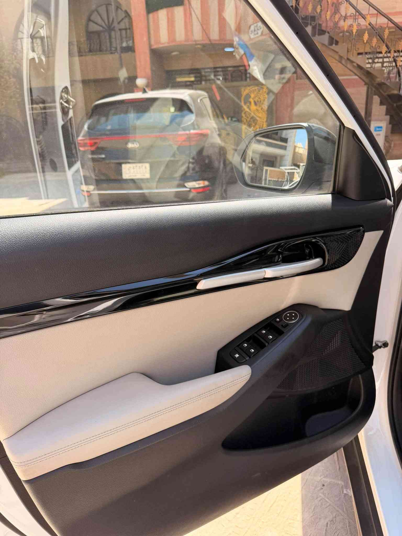 :
🚘 للبيع — كيا سيلتوس موديل 2025

✨ فول مواصفات

✨ بانوراما

✨ كوشنات تدفئة وتبريد

✨ ماشي 4,000 كم فقط

✨ بعدها على دهن الشركة

✨ السيارة نظيفة وجديدة جداً

✨ خليجية — رقم أربيل

السعر 190$وبية مجال بسيط مكاني الاعظمية 

رجاءً مجالة بسيط الي يريد يبخس بسرعة او معاجبة ليدخل 

⚠️ ملاحظة بكل شفافية:

السيارة بيها طخّة بالصندوق على البارد، بمسافة تقريباً شبر، والضرر موضح بالصور.

📞 للاستفسار والتواصل:

***********

السيارة مثل ما موضحة بالصور، والبيع للجادين فقط

نص مكتوب في الصور:
- KM