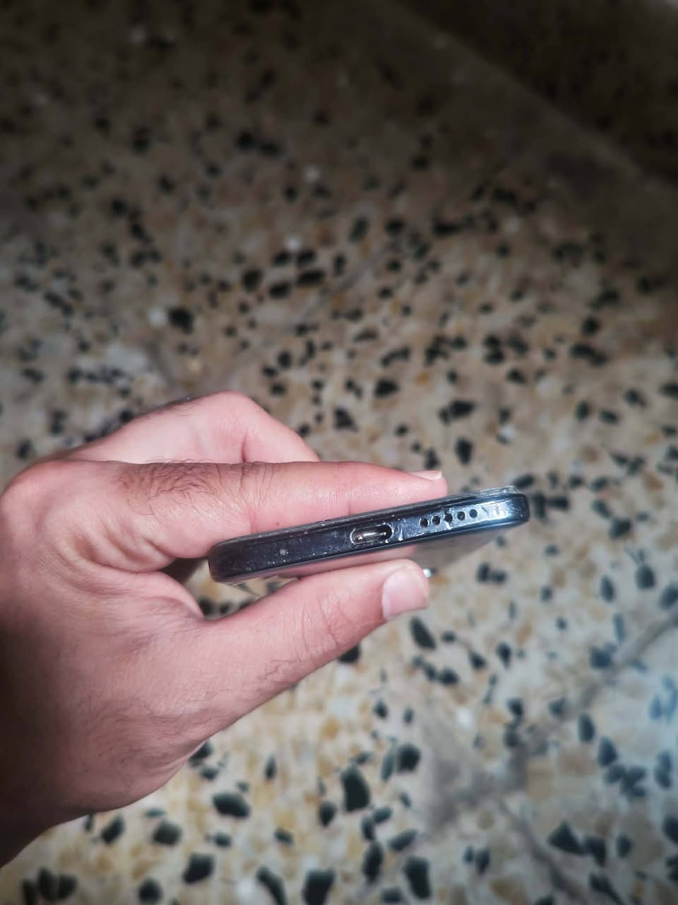 سلام عليكم موبايل Redmi Note 11.. ببجي 60 فريم اي عيب مابي بس هاذا الفطر بالزاويه سعر 90 قفل. واتساب ***********
