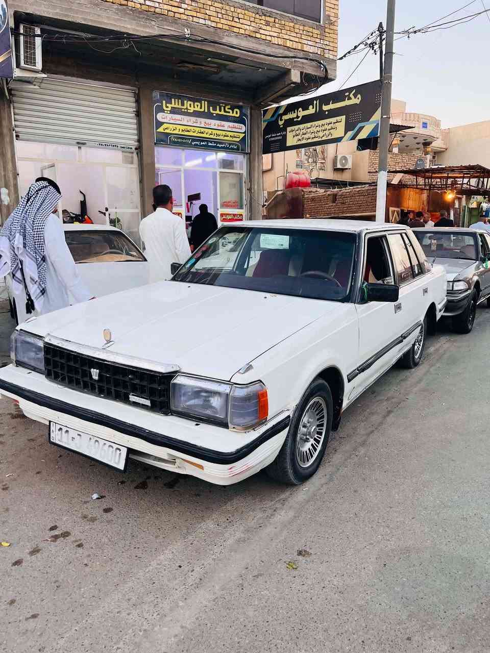 السلام عليكم
كراون سوبر ١٩٨٥
كفاله عامه وبلاديه فقط صبغ اهلالات 
وتكحيلات بسيطه 
كير مكينه ثنين ونص ديلكو جدد 
حداده وتخم تاير، جدد 
داخل احمر 
رقم بغداد دولي سنويه لل٣٠ تحويل مباشر، 
السياره جاهزه الف ما تصرف عليه 
ناصريه قلعه سكر 
السعر ٤٢ وبيه مجال للشراي 
***********
***********
