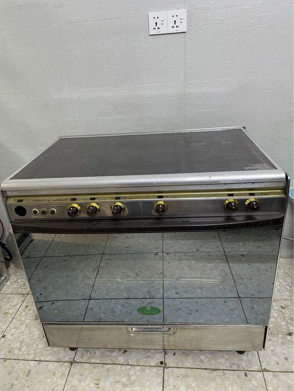 طباخ كريازي الاصلي كله شغال وناره زركة
ونظافته جيدة مثل ماواضح بالصور. 
210 الف المكان بغداد الشعب. 
*********** بغداد, العراق
