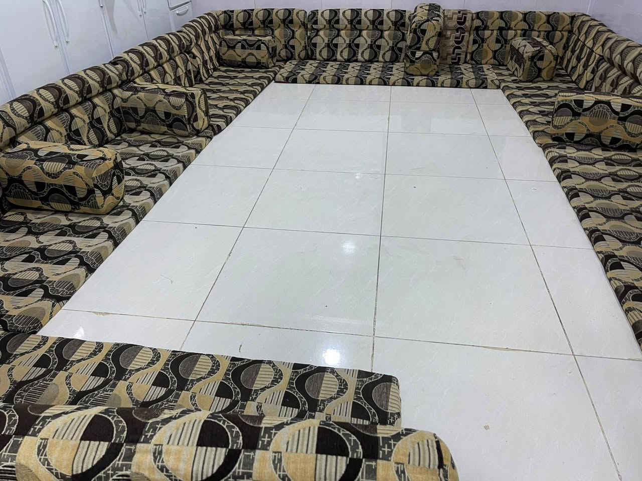 جلسه سعوديه • ١٤ متر • ٧ دواشك