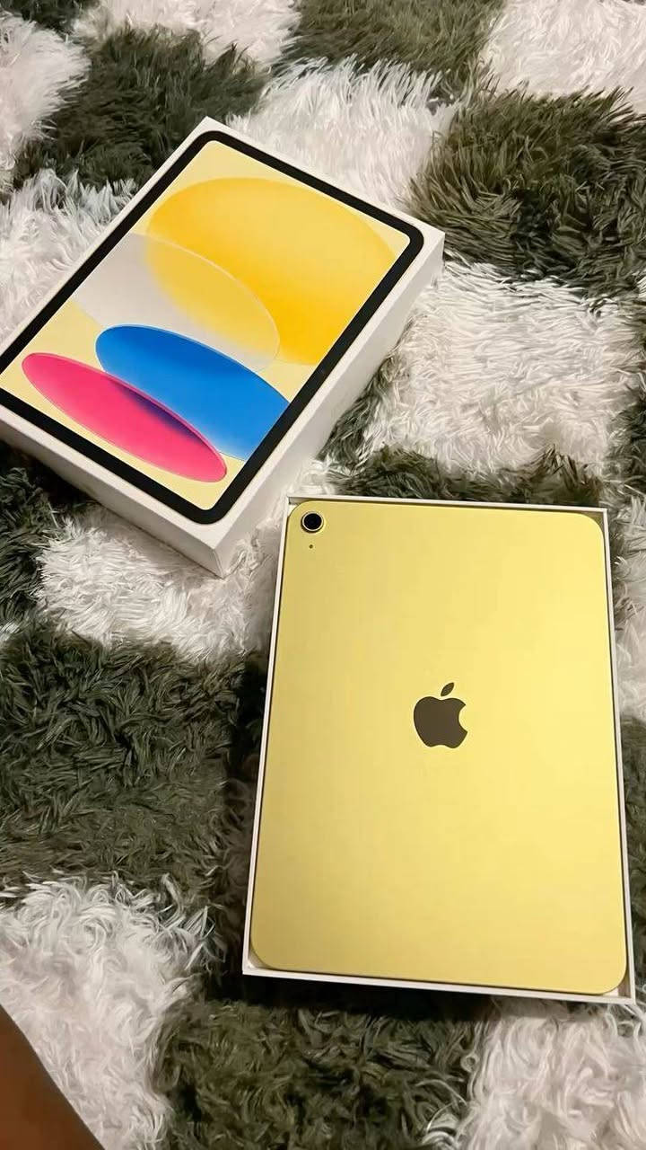 آيباد 11 • بطارية ١٠٠٪ • كفرين