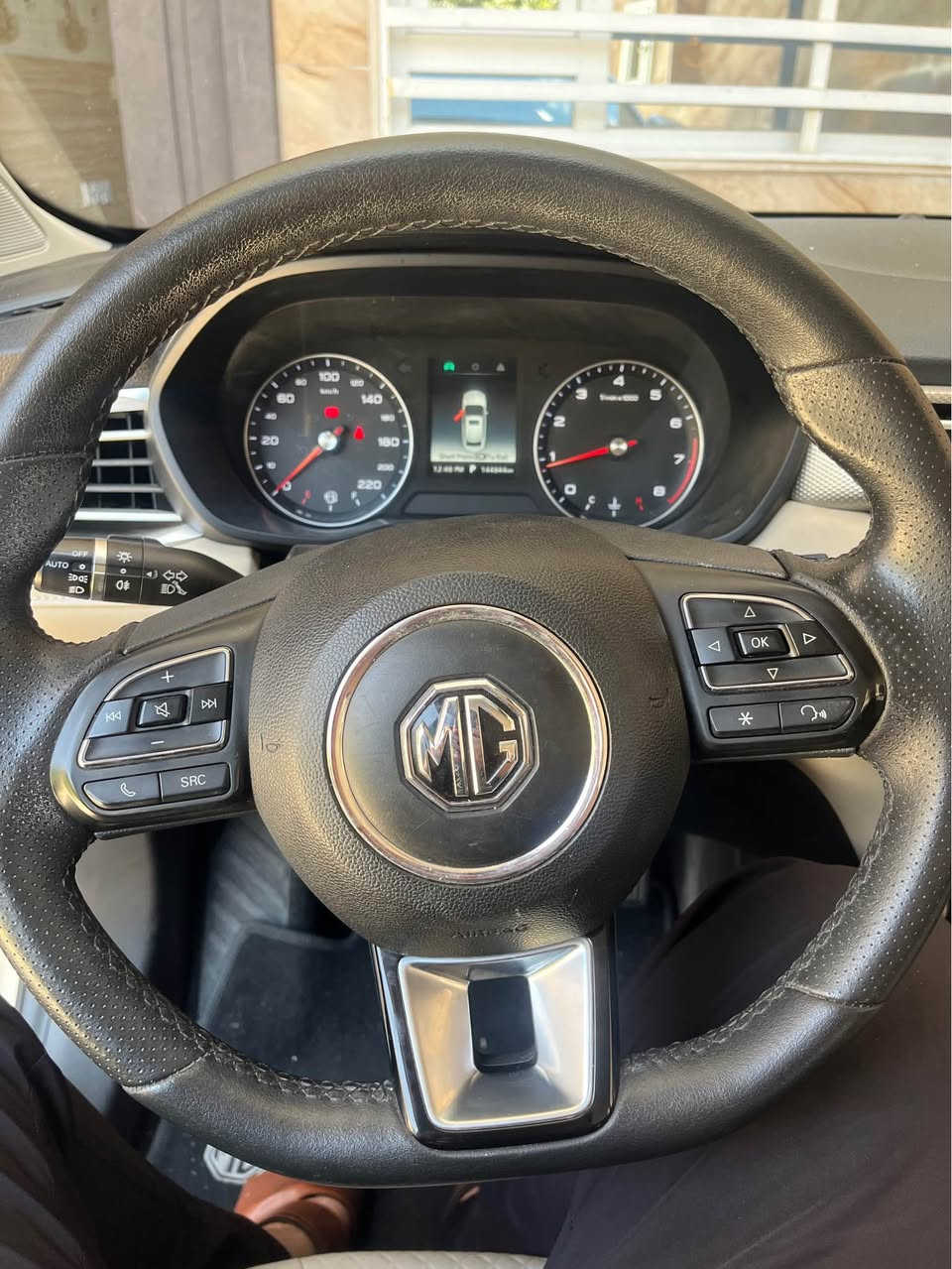 کوردی/عەرەبی
🚗 MG5 مۆدێل 2021 بۆ فرۆشتن 🚗

سڵاو هاوڕێیان، ئۆتۆمبێلی باوکمە و زۆر بە پاکی و خاوێنی ڕاگیراوە، ئامادەیە بۆ بەکارهێنان.
تایبەتمەندی و زانیارییەکان:
 جۆر: MG5
 مۆدێل: 2021
 ڕەنگ: سپی
 ڕەقەم: هەولێر
 سەنەوی: نوێیە
 ڕۆشتوو: 140,000 کم
مواسەفات و ناوەوە:
 کوشنی چەرم (کریم خاوێن)
 شاشەی گەورەی لمسی
 سوکان ڤۆلیۆم و کۆنترۆڵ
 کامێرا و هەستەوەر (سنسۆر)
مەکینە و گێڕ:
 گێڕ و مەکینە و بەشەکانی تر بەشەرت، هیچ کێشەیەکی تەکنیکی و مەسرووفی نییە.
دۆخی بۆیاخ و ڕەقەم:
 بۆیاخ: بێ بۆیاخە (تەنها یەک دوو شوێنی زۆر بچووک تەحدیل/ساردی هەیە).
 ڕەقەم: ڕەقەم نوێکردنەوەی تەنها 75 هەزار دیناری دەوێت.
💵 نرخ: 90 وەرەقە ($9,000) (کەمێک مەعامەلەی تێدایە)
📍 شوێن: هەولێر
📞 ژمارەی پەیوەندی: [***********)-منصور]

عەرەبی
🚗 MG5 موديل 2021 للبيع 🚗
السلام عليكم أخوان، سيارة والدي للبيع، نظيفة جداً وبحالة ممتازة وجاهزة للاستخدام.
المواصفات والمعلومات:
 النوع: MG5
 الموديل: 2021
 اللون: أبيض
 الرقم: أربيل
 السنوية: جديدة
 المسافة المقطوعة: 140,000 كم
المواصفات والداخلية:
 كوشن جلد (لون كريمي نظيف جداً)
 شاشة لمس كبيرة
 أزرار تحكم بالستيرن (سوكان فوليوم)
 كاميرا وسنسور خلفي
المحرك والجير:
 المحرك والجير وكافة الأجزاء بشرط الفحص، لا توجد أي مشاكل تقنية أو مصاريف.
الصبغ والترقيم:
 الصبغ: مكفولة من الصبغ (توجد فقط منطقة أو منطقتين تصليح بارد بسيط جداً).
 الترقيم: تجديد الرقم يكلف 75 ألف دينار فقط.
💵 السعر: 90 ورقة ($9,000) (مجال بسيط)
📍 المكان: أربيل
📞 رقم التواصل: [***********)-منصور] أربيل, العراق
