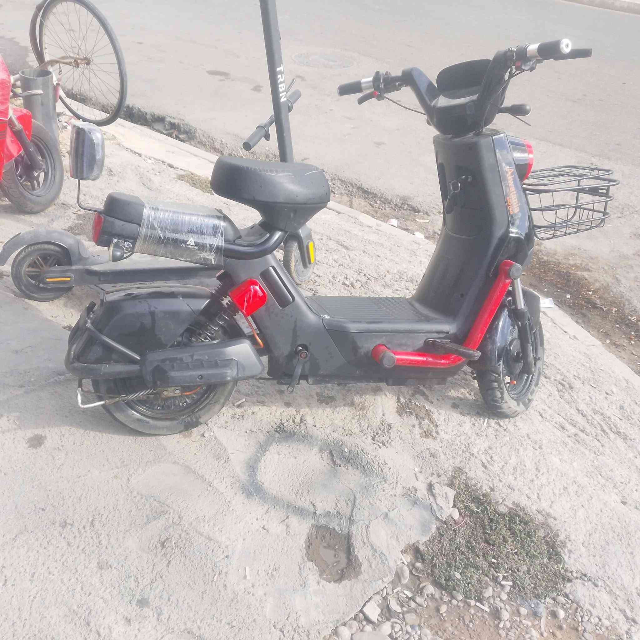 ماطور شحن فول باتريات كبار شرط الفحص كلو شغال بصمه سويج كامل سعر 325 
الرقم ***********
