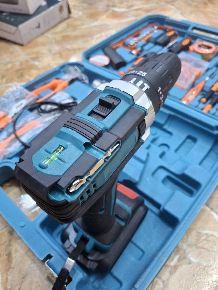 حقيبة عدد يدوية متكاملة
🔧 طقم أدوات متكامل 25 قطعة 🔧

محتويات الطقم بالترتيب:

1️⃣ دريل لاسلكي متعدد الاستخدامات – سرعات متعددة + تحكم بالعزم.
2️⃣ بطارية قابلة للشحن للدريل.
3️⃣ شاحن البطارية.
4️⃣ طقم ريش حفر متعددة المقاسات.
5️⃣ طقم رؤوس مفكات (Bit Set).
6️⃣ مفكات يدوية متعددة.
7️⃣ مفك فاحص كهرباء.
8️⃣ طقم مفاتيح بوكس مع المقبض.
9️⃣ مفتاح ألن قابل للتعديل.
🔟 شريط قياس.
1️⃣1️⃣ شريط عازل/تيب.
1️⃣2️⃣ قطّاعة يدوية.
1️⃣3️⃣ كماشة قص أسلاك.
1️⃣4️⃣ كماشة متعددة الاستخدام.
1️⃣5️⃣ مطرقة.
1️⃣6️⃣ مفك/حامل رؤوس للمناطق الضيقة.
1️⃣7️⃣ مجموعة براغي.
1️⃣8️⃣ مجموعة رول بلاك (فيشر) للتثبيت.
1️⃣9️⃣ ريش/ملحقات إضافية للدريل.
2️⃣0️⃣ شفرات احتياطية للقطّاعة.
2️⃣1️⃣ مفكات دقيقة للأعمال الصغيرة.
2️⃣2️⃣ رؤوس براغي متعددة المقاسات.
2️⃣3️⃣ ملحقات تثبيت وتركيب متنوعة.
2️⃣4️⃣ علبة تنظيم وحفظ للملحقات.
2️⃣5️⃣ حقيبة/صندوق حفظ قوي ومرتب لجميع الأدوات.

✨ المميزات:
✔️ طقم شامل للبيت والورشة والصيانة
✔️ دريل لاسلكي عملي وسهل الاستخدام
✔️ مجموعة متنوعة من الريش والرؤوس
✔️ جميع القطع مرتبة داخل حقيبة واحدة
✔️ مناسب للأعمال المنزلية والتركيب والصيانة 🔥

السعر : 50 الف و بي مجال للطيبين

للتواصل : *********** فقط واتساب
