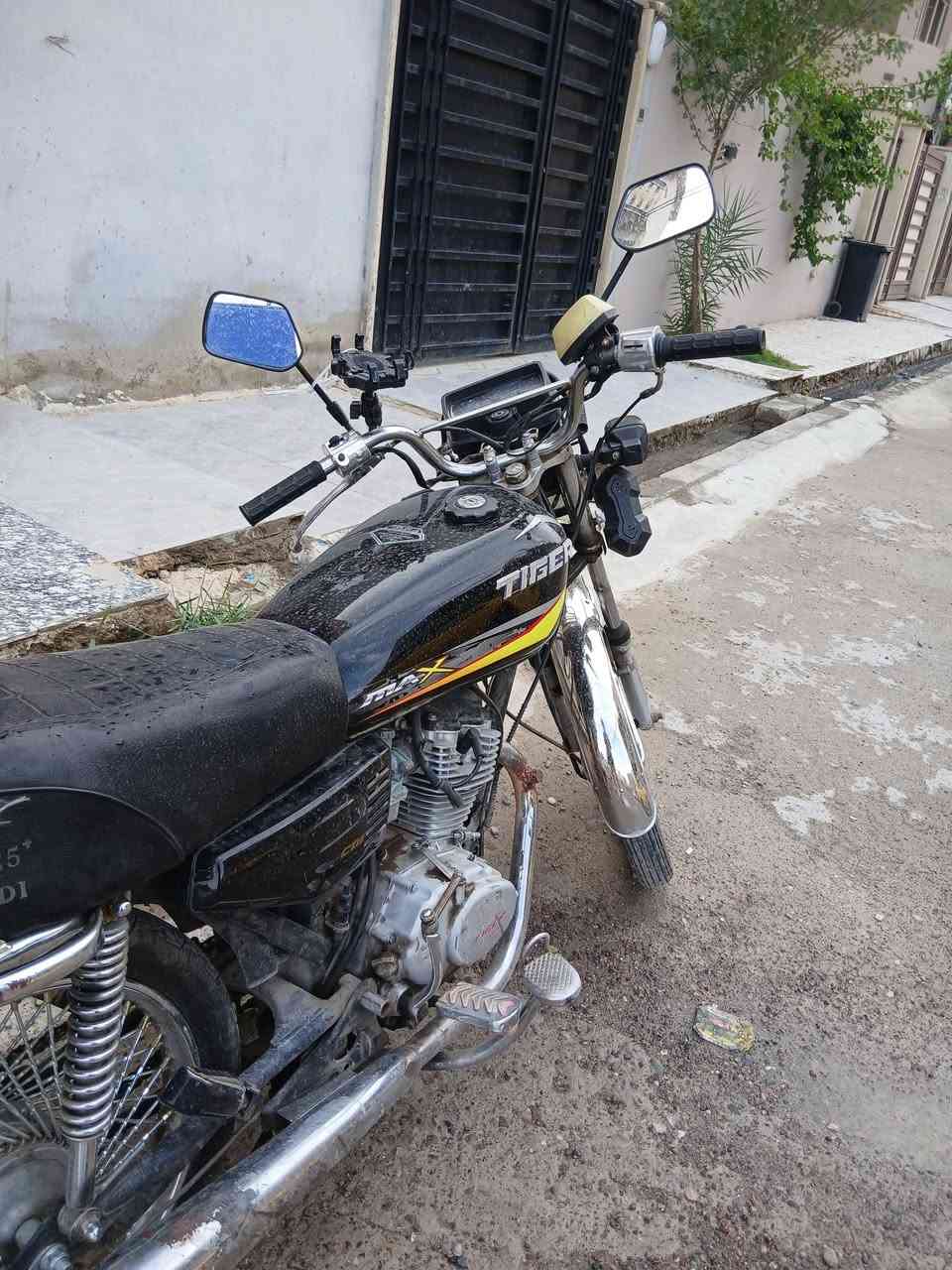 تايكر للبيع الدراجه مكينتها نشطه حيل ومرتبه سعر 380 
رقمي ***********
