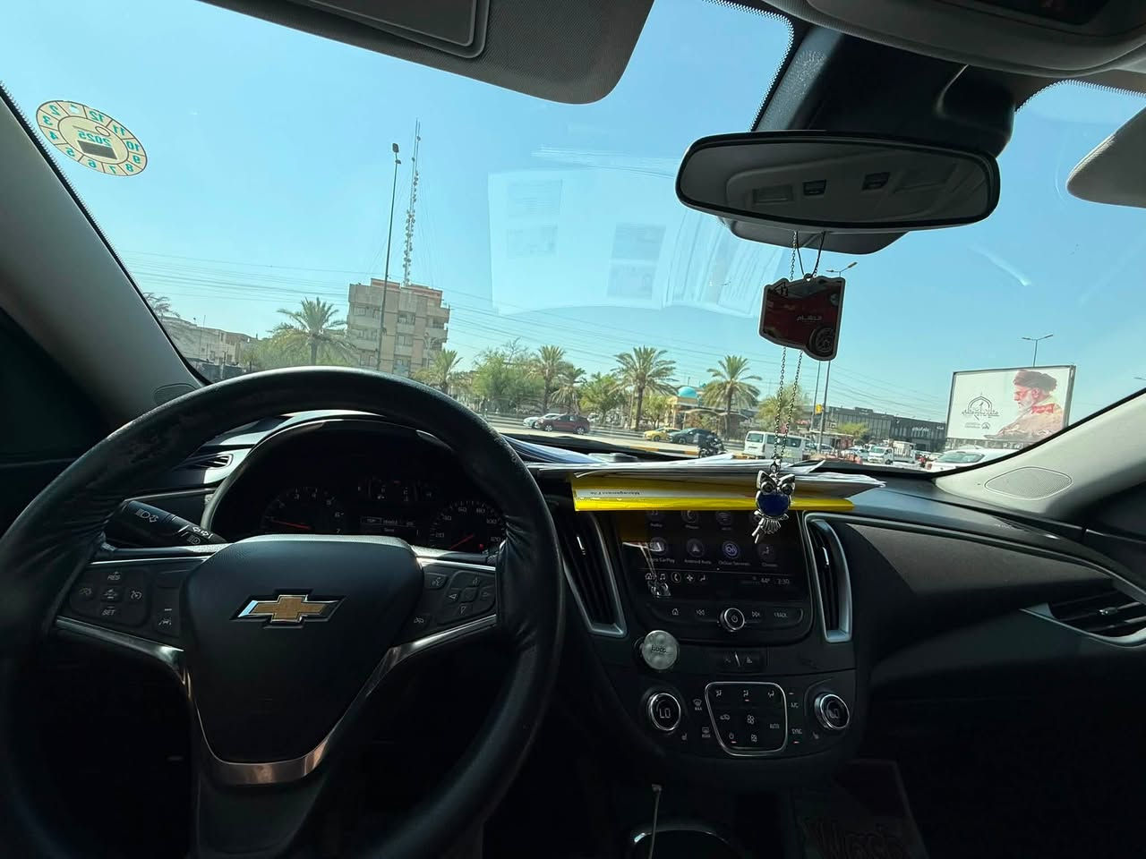 شـيـفـرلـيـه مـالـيـو 2023 فـئـة2 LT لـلـبـيـع
الموديل: 2023
 الفئة: 2 LT (مواصفات حلوة وكاملة)
 اللون: أحمر ماروني مميز
 الرقم: أربيل هزة وسنوية جديدة وجاهزة للتحويل وباسم المالك.
✨ المواصفات:
 سقف بانوراما (فتحة سلايد روف قطعتين).
 شاشة داخلية كبيرة بلادية مع كاميرا خلفية عالية الدقة.
 ويل جوب بلادي حجم كبير ومميز.
 بصمة تشغيل وبصمة أبواب.
 تحكم ستيرن كامل وجهتين.
 تبريد ثلج، محرك وكير وكهربائيات بشرط الفحص (سيارة جاهزة مال بيتك من كلشي).
🔎 تفاصيل الحادث والوضرر بكل أمانة:
 حادث أمريكا: السيارة بيها جاملغ أمامي أيسر مصلح ومصبوغ. أما الباب الأمامي والباب الخلفي مابيهن صبغ ولا مصلحات، بيهن مروج بسيط من أمريكا بقدر (4 أصابع) وبقيتهم على وضعهم البلادي لأن الضربة جداً بسيطة ومو نشاز.

 طخة بغداد: بيها شخط وطخة بسيطة جداً وغير مؤثرة بالجاملغ الخلفي اللي بصف السايق (مو مصلحة، باقية على وضعها وموضحة بالصور بكل شفافية).
📸 الصور: مرفقة بالكامل (صور السيارة الحالية ببغداد وصور حادثها بأمريكا للأمانة والوضوح).
📍 المكان: بغداد
📞 للاستفسار ومعرفة السعر: يرجى  الاتصال على الرقم: [***********]
