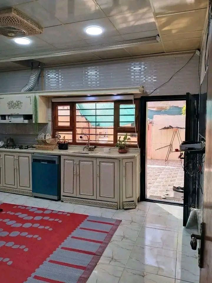 بيت للبيع ماليه مو طابو اوارقه كامله واصله لتخمين مساحه ٢٠٠م في كركوك حي عسكري خلف بنزين خانه جهان بيت ركن طابق واحد بيها غرفتين نوم واستقبال وصحيات سعره ٧٨ مليون مليون للمزيد من المعلومات إتصال على رقم مبايل ***********
