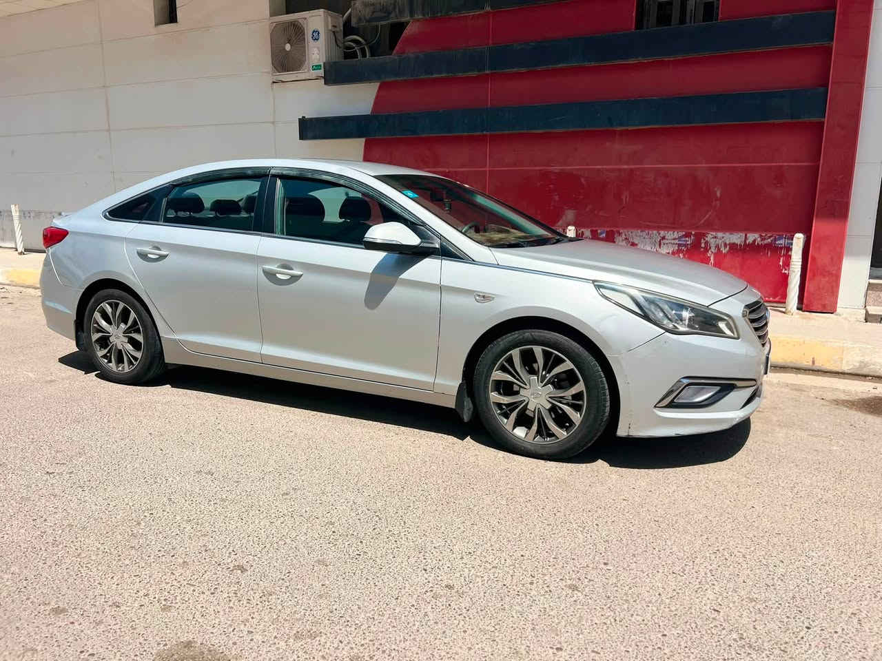 السلام عليكم
سوناتا 2017 خليجي لون سلفر بيها صبغ هلال الجاملغ الخلفي فقط تبريد ثلج رقم بغداد تحويل ثاني يوم السعر 128 

***********
