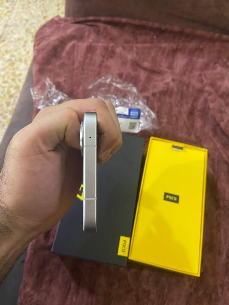 بوكو 7 • نظيف • بطارية ٩٠٪