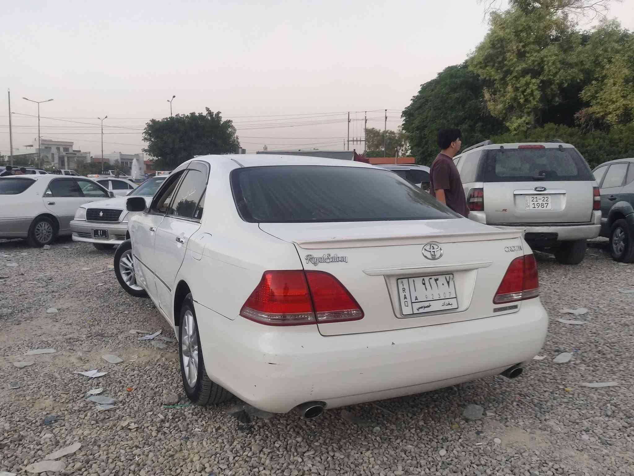شاهینە موسی 2005 کۆد دار
یەک پارچەی ئەوروپای هەیە 
180 بێ دوکەڵ  
چوار تایە تازەی لەژێرە 
سعری 58  
ژ ***********
