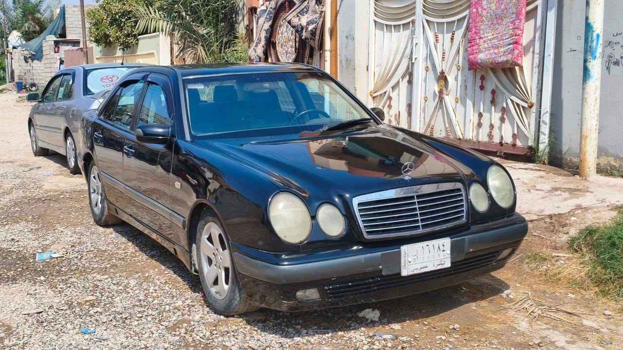 للبيع مارسدس ام عيون موديل2000 مكينه V مرغوبه تبريد مكينه جاهزه رقم سنويه السعر ٥٠ $ بيها مجال مكان ديالئ رقم الهاتف ***********
