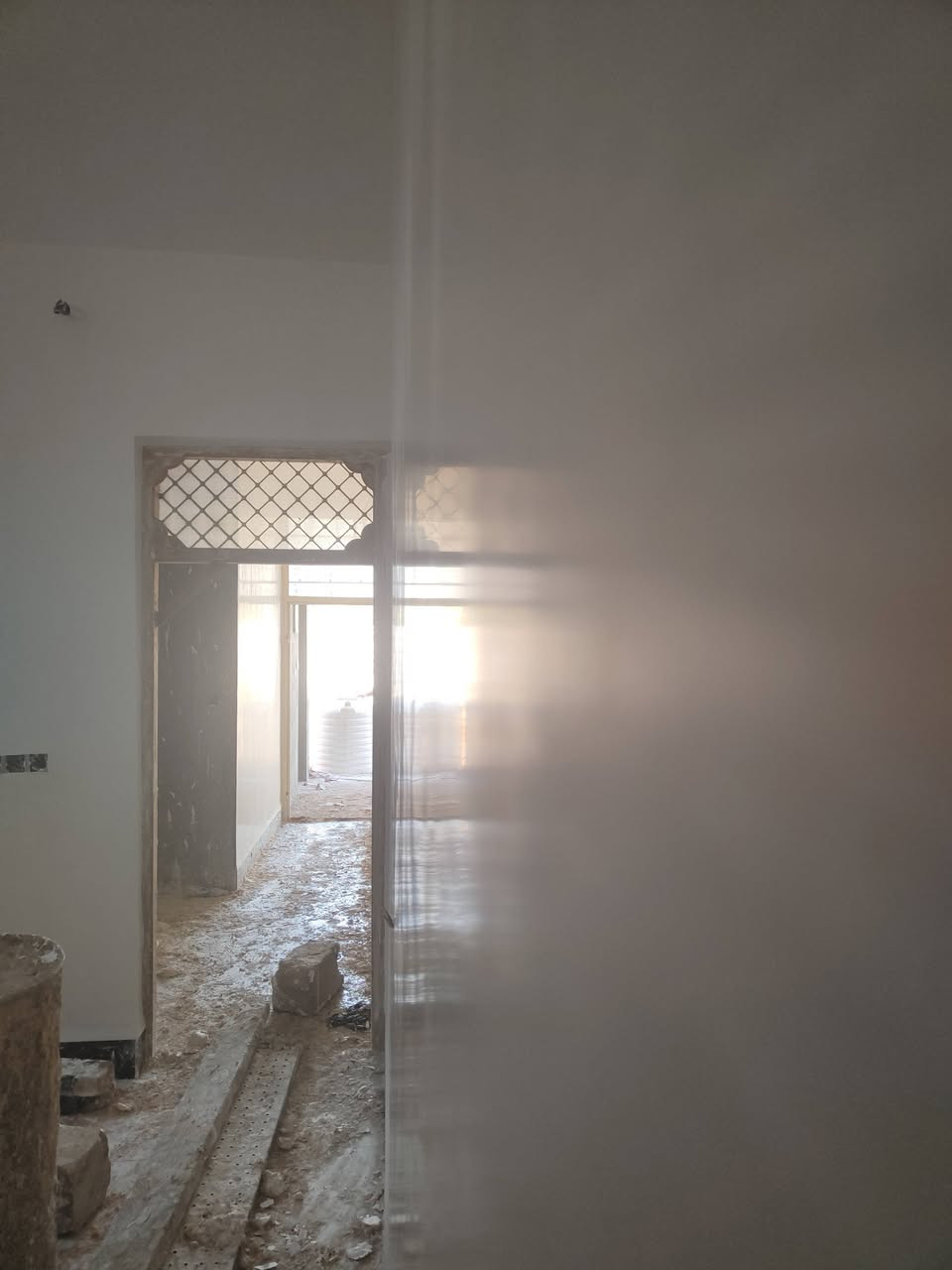 سلام عليكم اني لباخ سمنت وجص وبورك ولط وطلس كباله متر العنوان كوفه نجف ***********وبيه واتساب

نص مكتوب في الصور:
- ***********