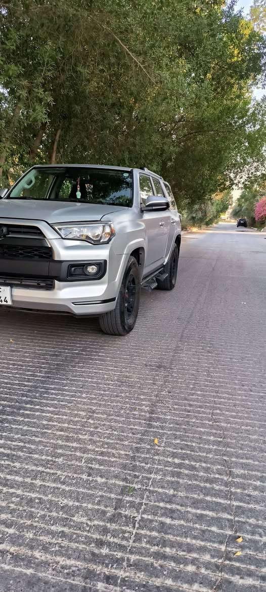 تويوتا فور رنر
موديل : 2022
ماشي : 76 الف كيلو
السيارة : كلين تايتل بدون صبغ فقط طرف الباب pdr
السيارة : مغلفة ppf. طافي ضمان 5 سنوات 
مواصفات : SR5 
محرك : 6 سلندر
عنوان : النجف الاشرف 
للأستفسار .
***********
