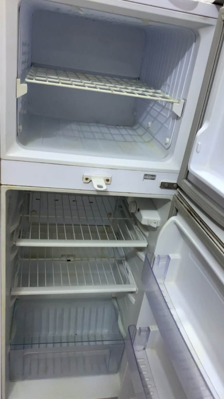 للبيع استعمال فقط سنتين ماطورها واكف فقط وجديده هيه بسعر مناسب اتصل ‭***********‬
