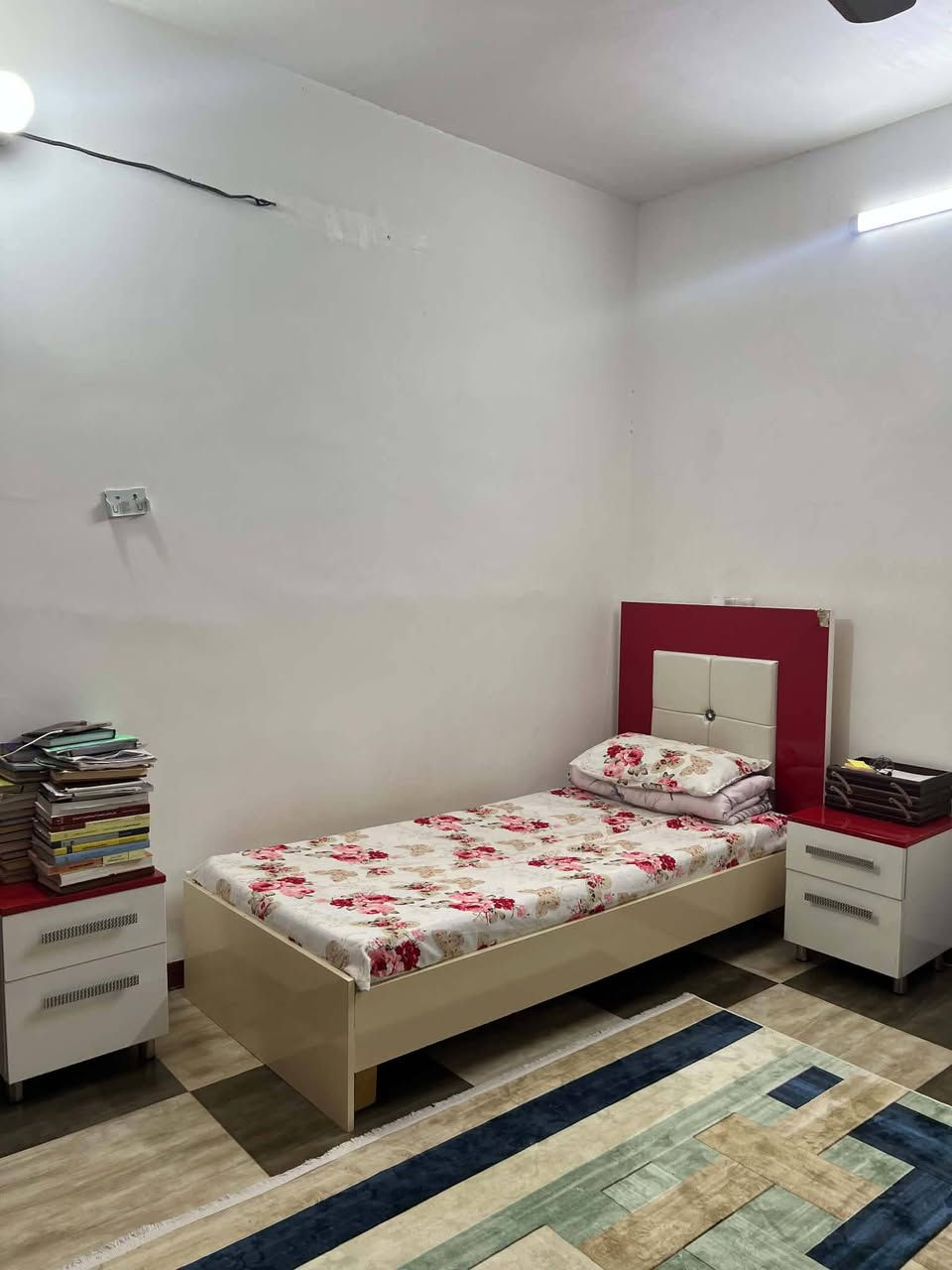 غرفة نوم شبابي للبيع 🌸

تتكون من 5 قطع:
🛏️ سرير نفر واحد
🚪 كنتور 3 أبواب
🗄️ مجرات عدد 2
🪞 ميز تواليت

💰 السعر: 300 ألف دينار وبي مجال

📍 الموقع: خانقين

📞 للتواصل: ***********

البيع للشراي فقط
