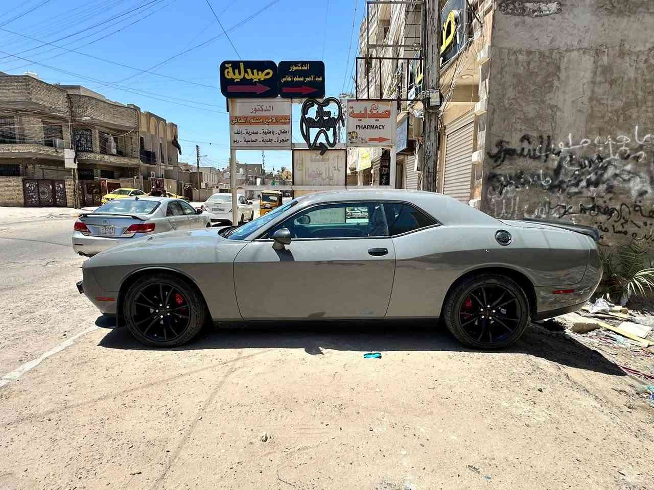 موديل 17 حادث جاملغ خلفي وبيها بارد بالباب الايمن محرك 3600 السيارة ما ناقصها شي هاتف ***********@@

