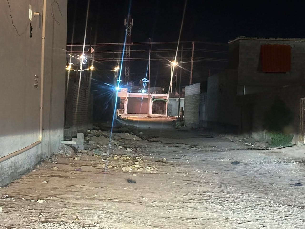 بيت هيكل 160 متر غرفتين نوم وصاله ومطبخ وحمام
تاخذه ملبوخ وشبابيج وياه عنوانه مقابيل بيت سامي الحمزه
خلف كوفي لزعيم بوابت الزبيديه
***********
***********
